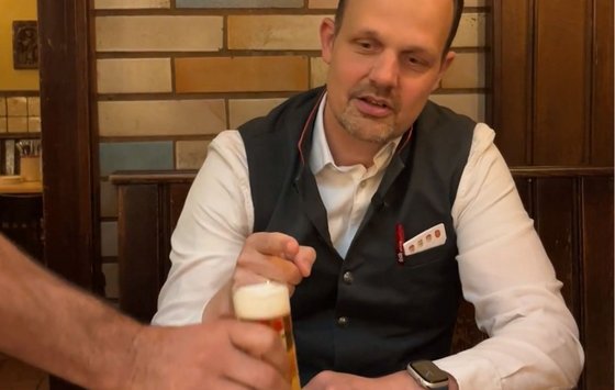 Bild Chef vum Deens ...