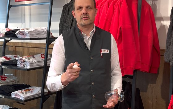 Bild Chef vum Deens ...